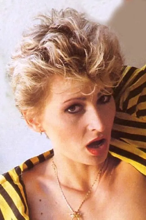 Lissy Lou interpretando a Tourist