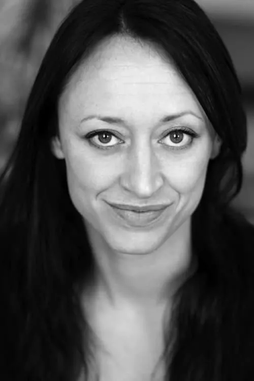 Roxy Bugler ha trabajado con Liz Farahadi en 1 ocasiones