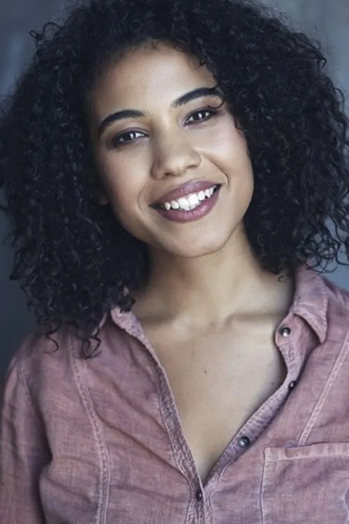 Liza Scholtz — personaje: Roxanne Adams