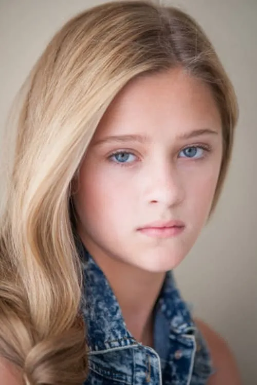 Lizzy Greene interpretando a Lizzy
