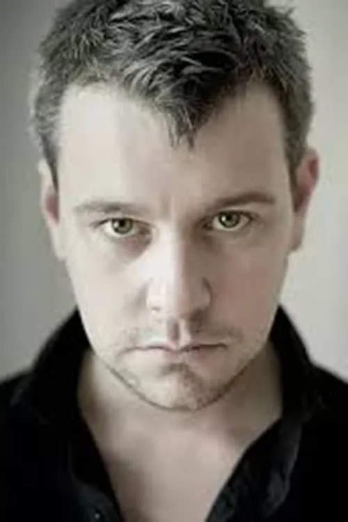 Adelayo Adedayo ha trabajado con Logan Hillier en 1 ocasiones