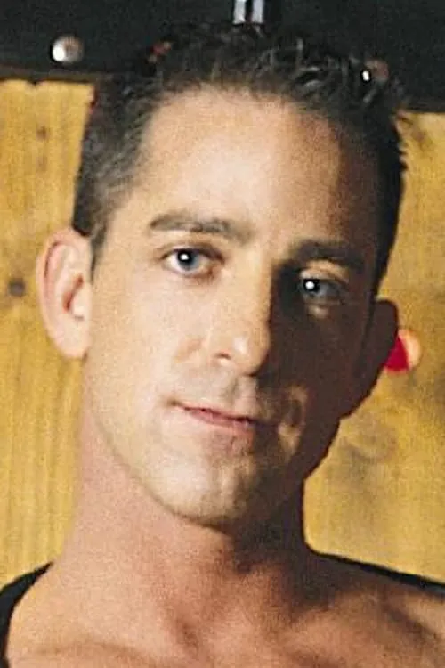 Logan Krewe interpretando a Logan, Rear Factor Squad