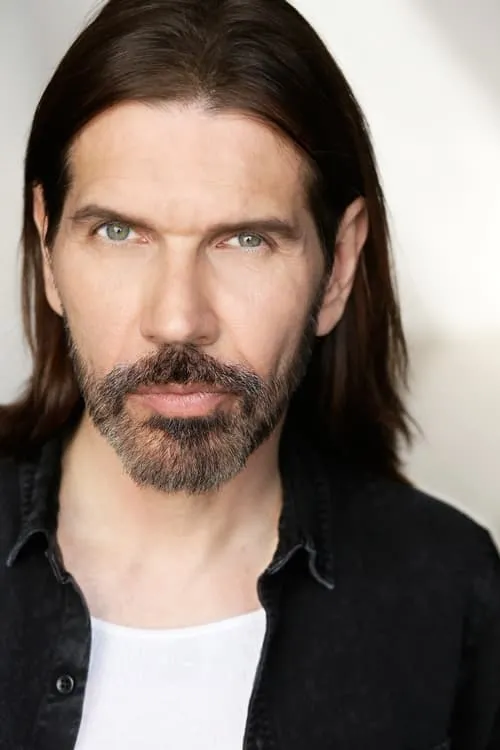 Ed Morrone ha trabajado con London May en 1 ocasiones