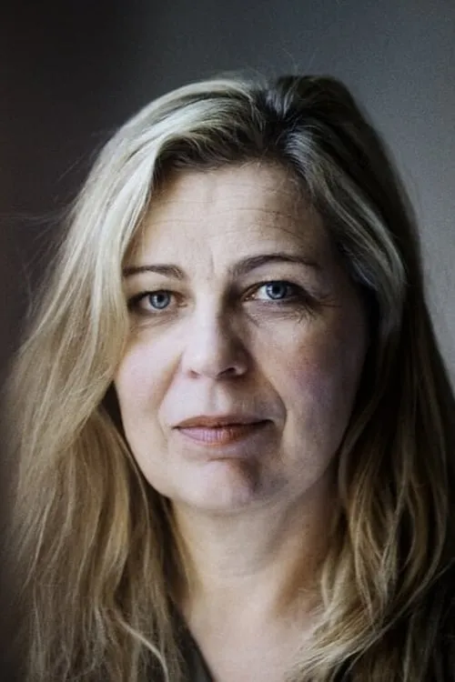 Lone Scherfig interpretando a Herself