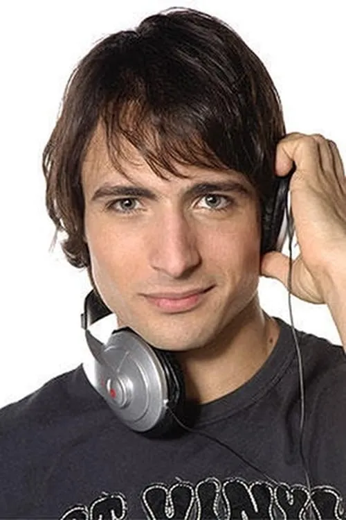 Lorenzo Martin interpretando a Rafael