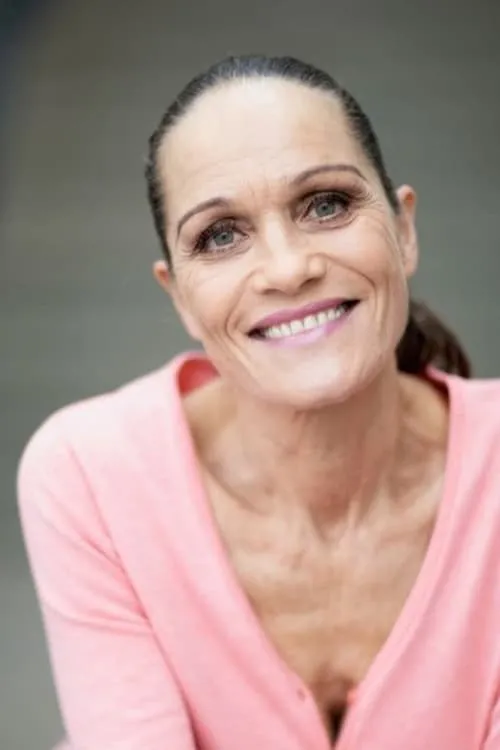 Frances Kelly ha trabajado con Lotte Heise en 1 ocasiones