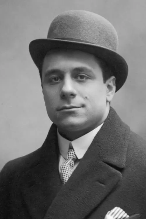 Lucas Wensing ha trabajado con Louis de Bree en 1 ocasiones