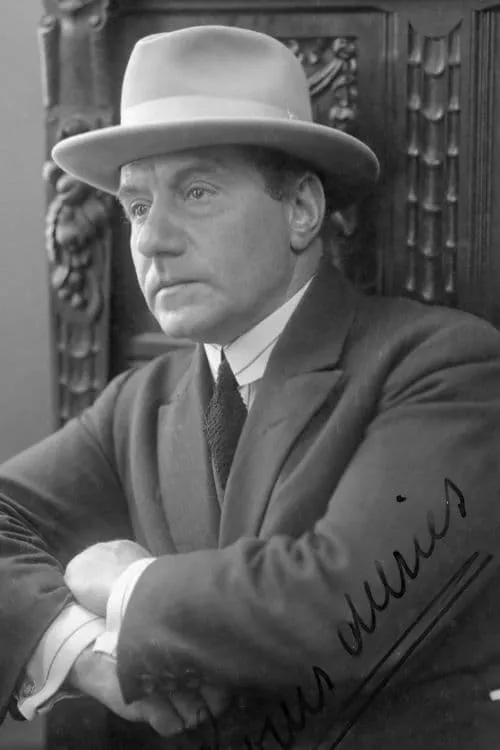 Jacques Reule ha trabajado con Louis de Vries en 1 ocasiones