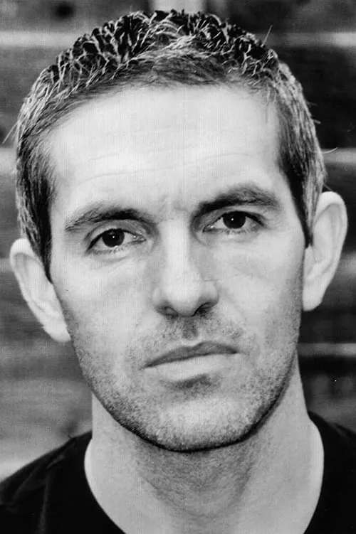 Melanie Martinez ha trabajado con Louis Dempsey en 1 ocasiones