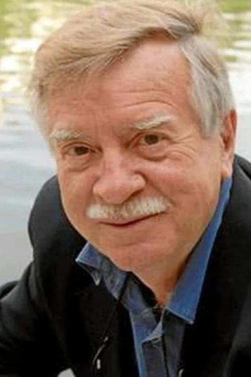 Louis Gardel — personaje: Self - Novelist