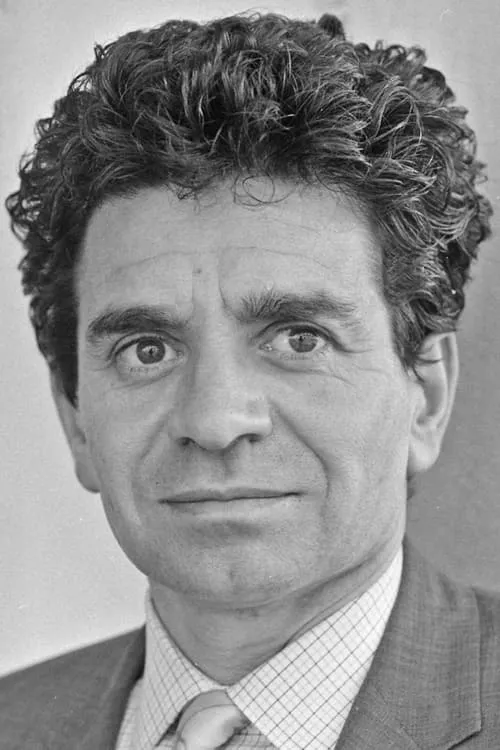 Helen Webb ha trabajado con Louis Mansi en 1 ocasiones