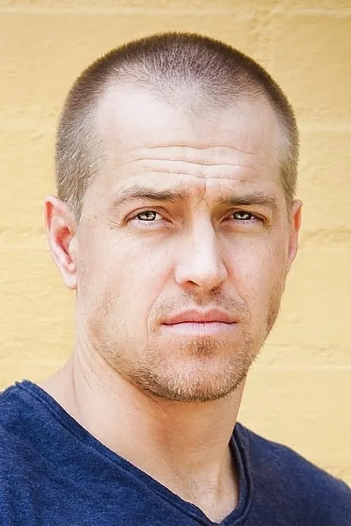 Loyd Bateman interpretando a Killer