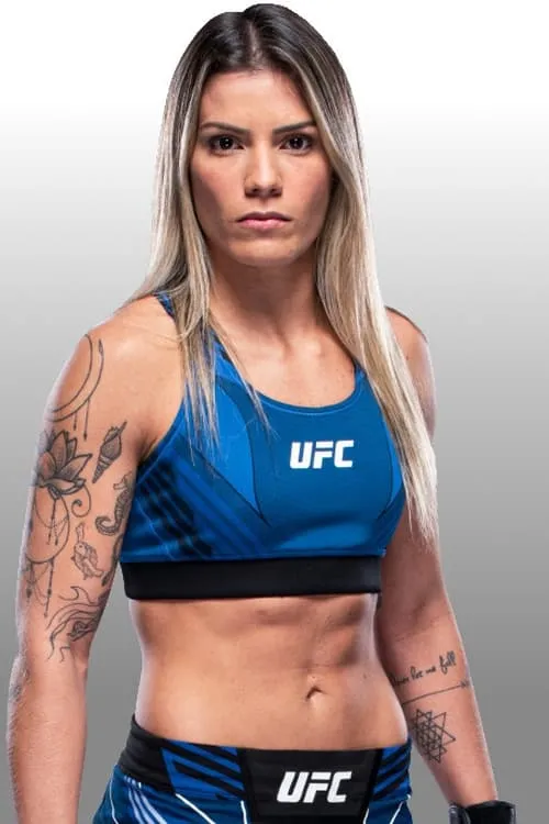 Adrian Yanez ha trabajado con Luana Pinheiro en 3 ocasiones