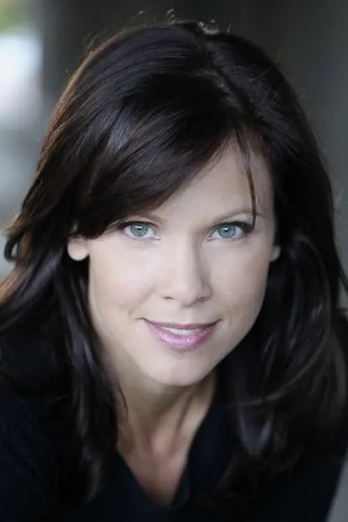 LuAnne Ponce interpretando a Laurisa Anello