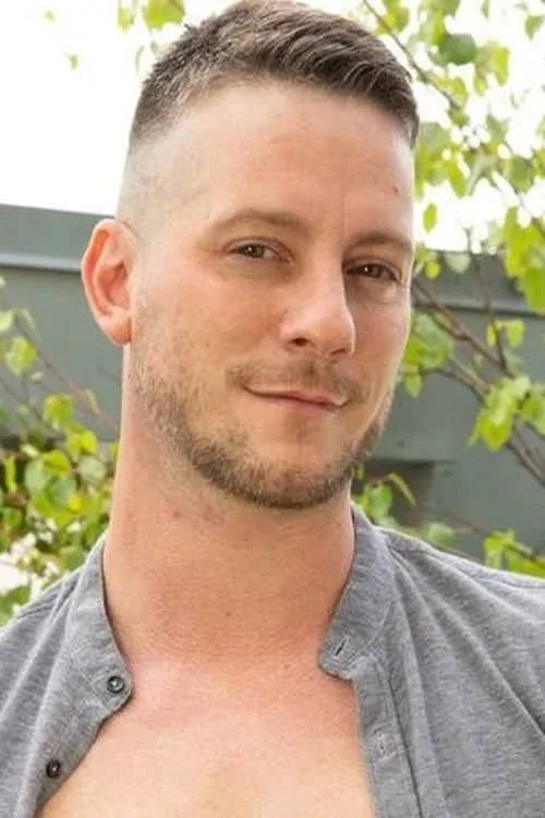 Luca D'Amore interpretando a