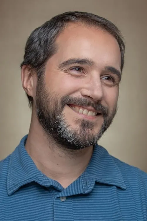 Lucas Santa Ana interpretando a Adrian's father (voice)