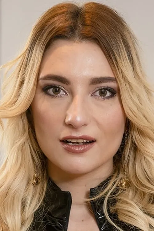 Lucia Fernandez interpretando a Tamara