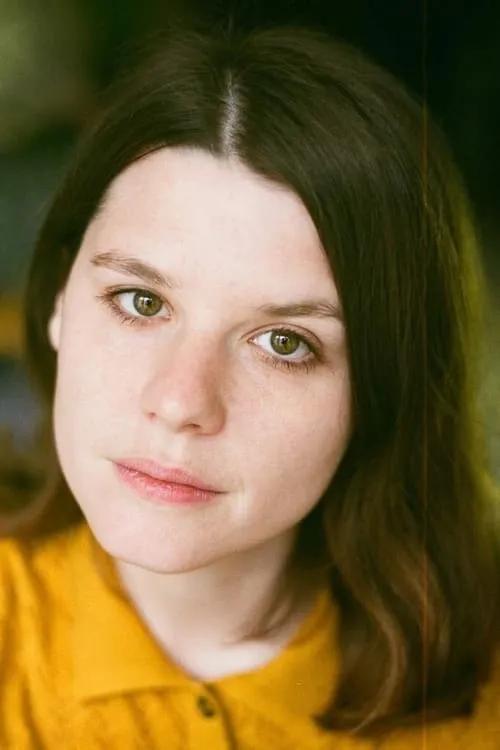 Lucie Guien interpretando a 