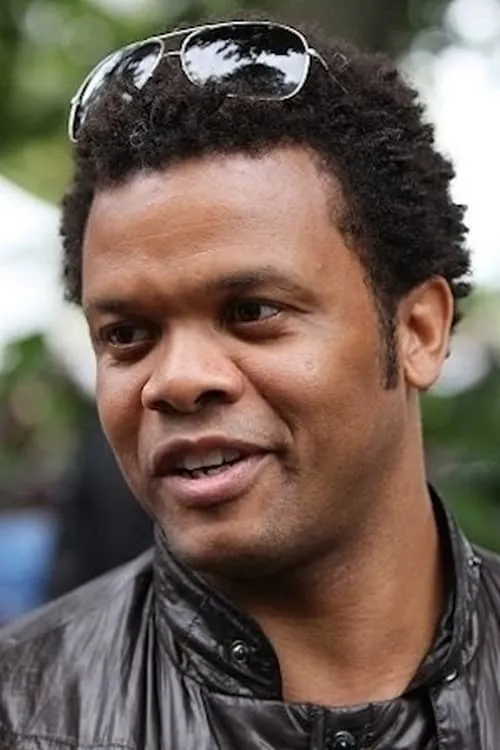 Luck Mervil interpretando a Raphaël