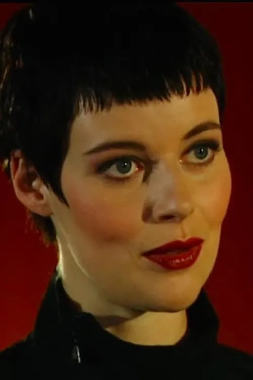 Lucy Akhurst interpretando a Schiller