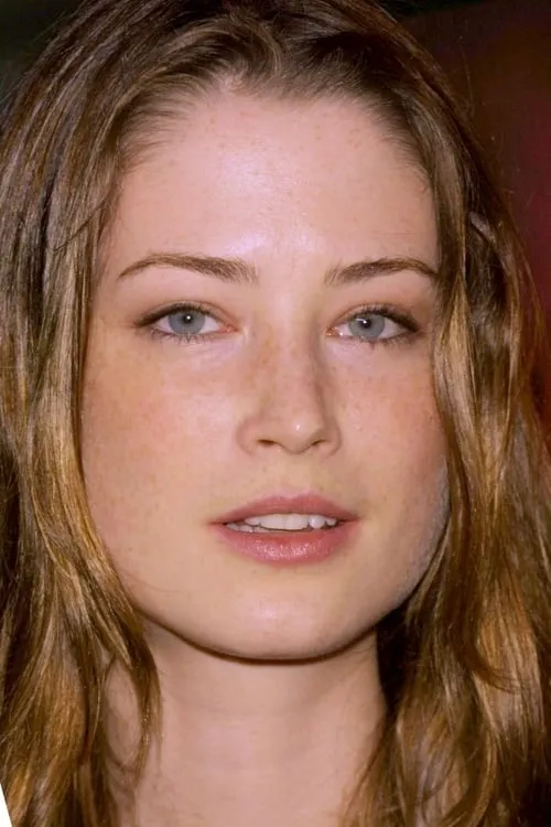 Lucy Gordon interpretando a Isabelle