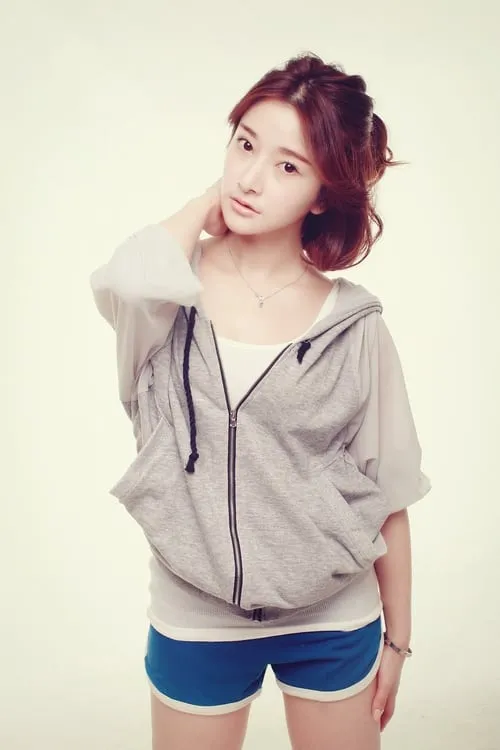 Wang Yi ha trabajado con Lucy Li en 1 ocasiones