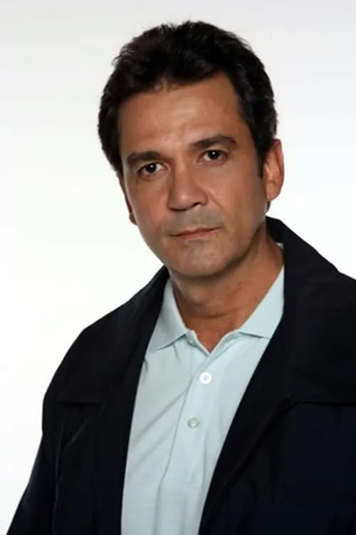 Luis Gerardo Núñez — personaje: Martin Sucre