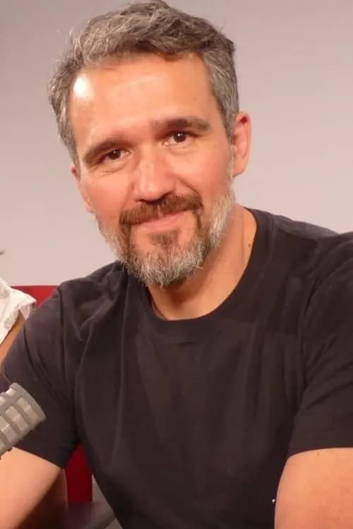 Luis Robledo Richards — personaje: Self