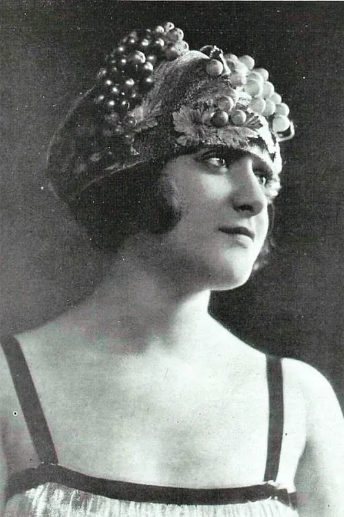 Luisa Puchol interpretando a Doña Rosario