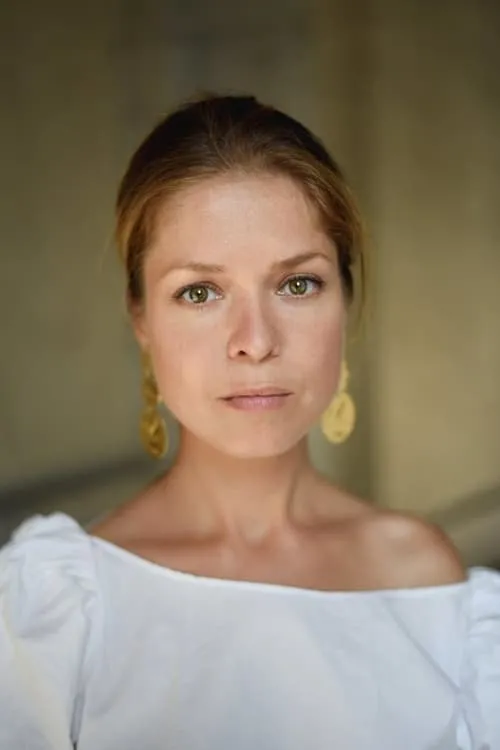 Luise Helm interpretando a Lina