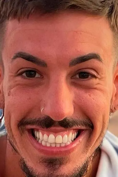 Luitingo — personaje: Self - Presenter