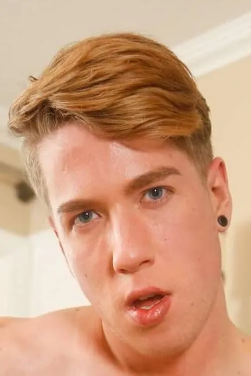 Lukas Grande interpretando a