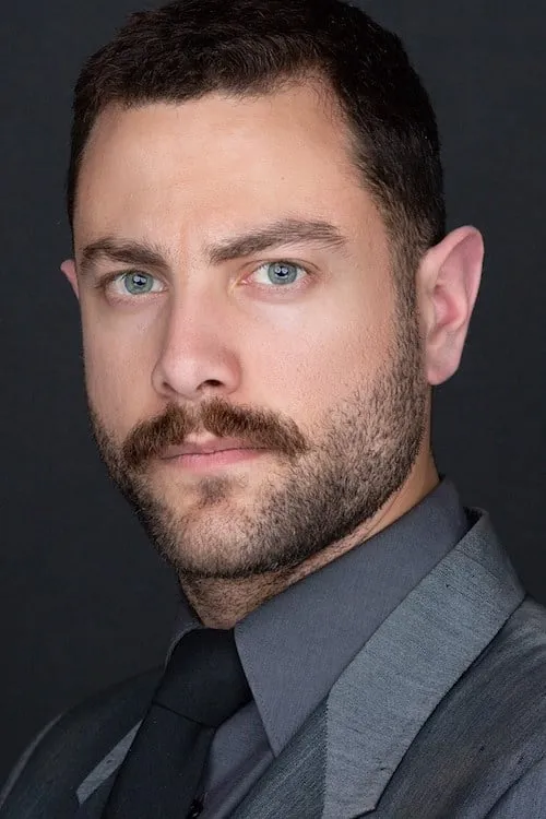 Raye Richards ha trabajado con Luke Anthony Pensabene en 2 ocasiones