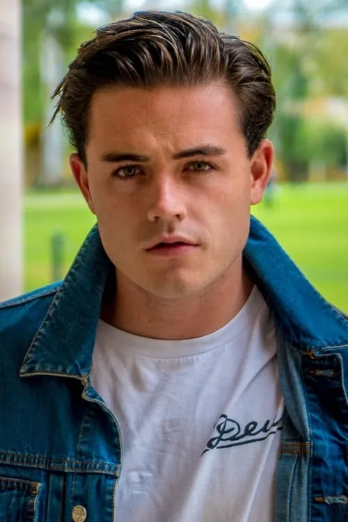 Jeena Yi ha trabajado con Luke Cosgrove en 1 ocasiones