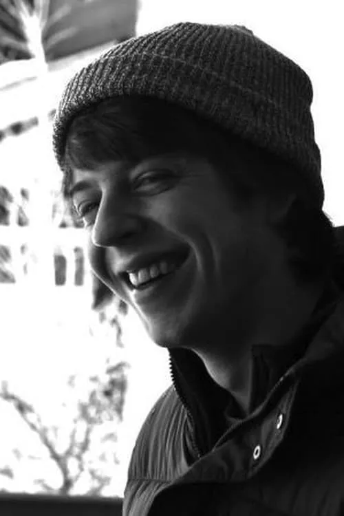 Luke Loftin interpretando a Luke Locktin