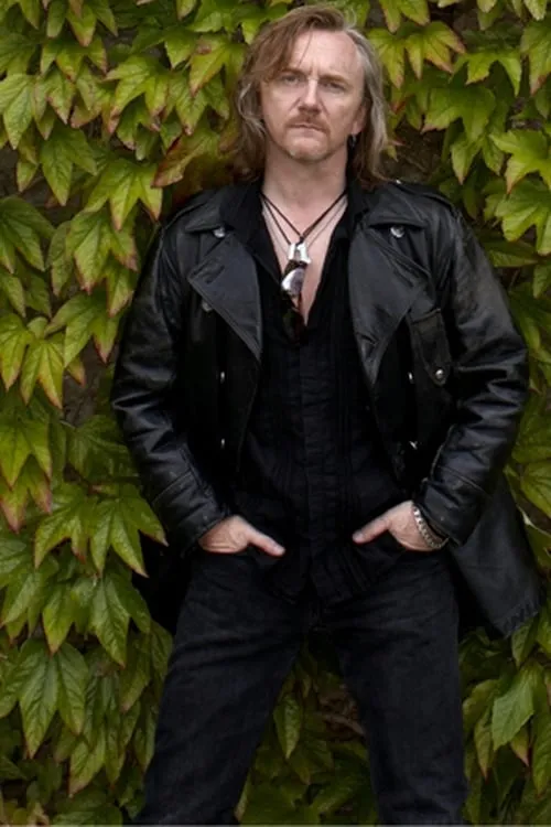 Danny Bowes ha trabajado con Luke Morley en 12 ocasiones