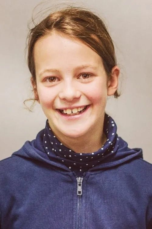 Luna Paiano interpretando a Ari