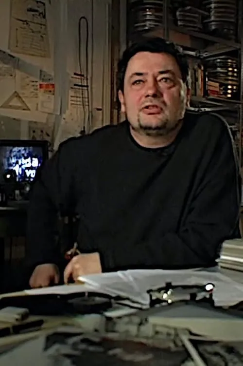 Lutz Dammbeck interpretando a Self