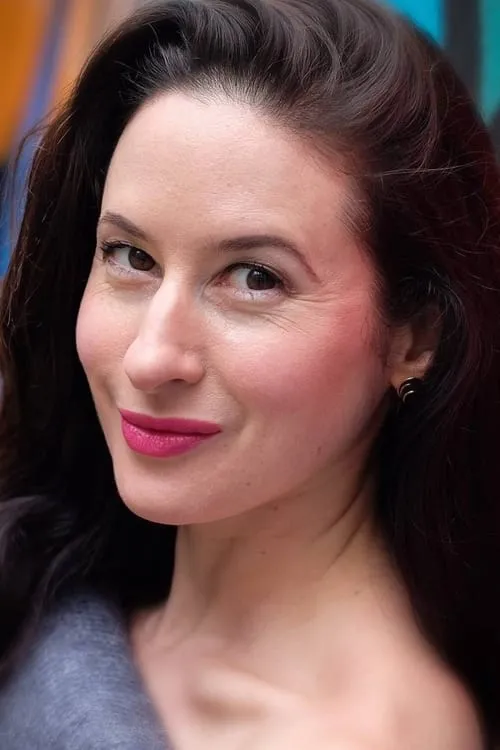 Lydia Piechowiak interpretando a Stephanie