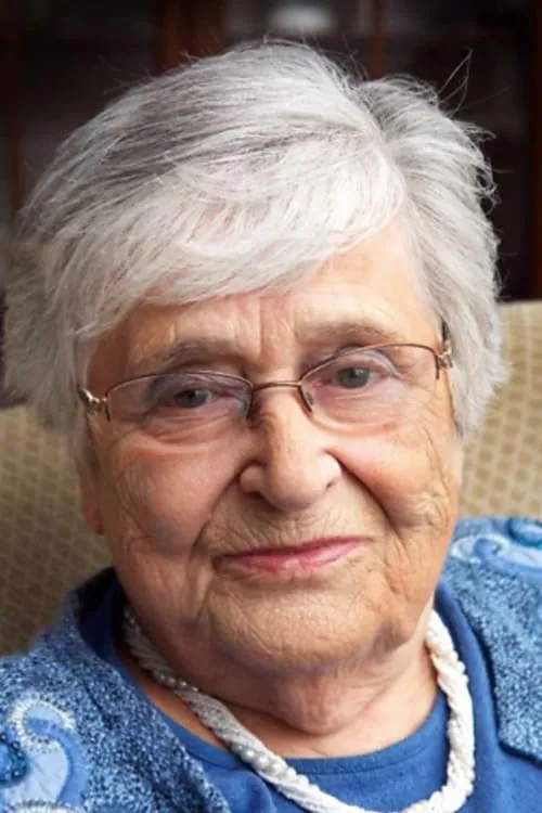 Renee Salt ha trabajado con Lydia Tischler en 1 ocasiones