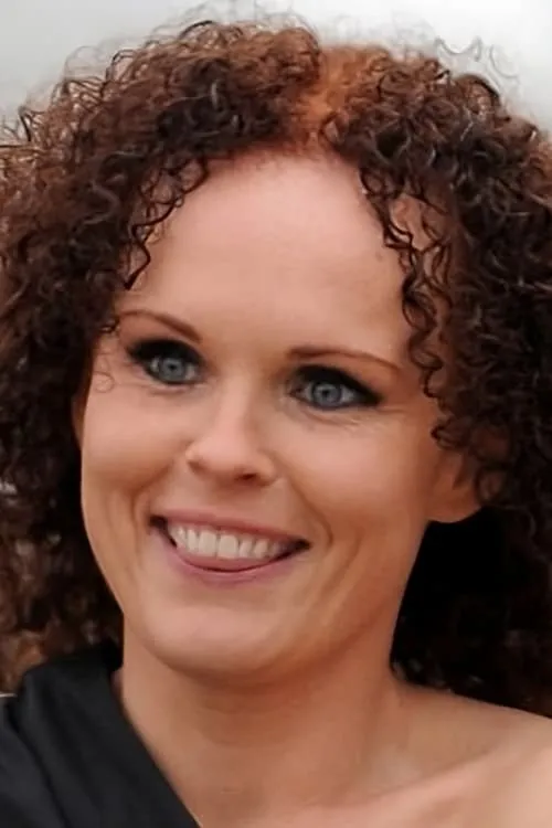 Sammy Johnson ha trabajado con Lyndyann Barrass en 1 ocasiones