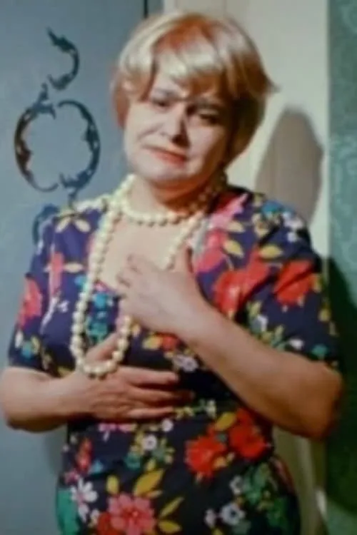 Lyusya Oganesyan interpretando a Ashkhen