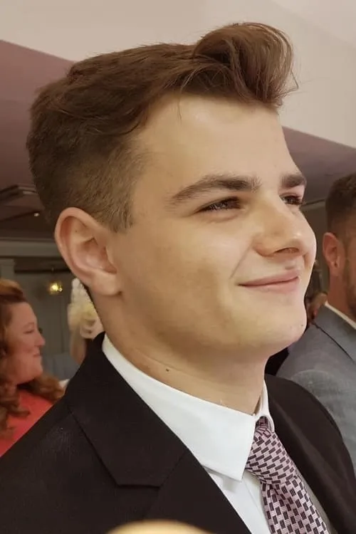 Annie Savage ha trabajado con Macaulay J Lee en 1 ocasiones