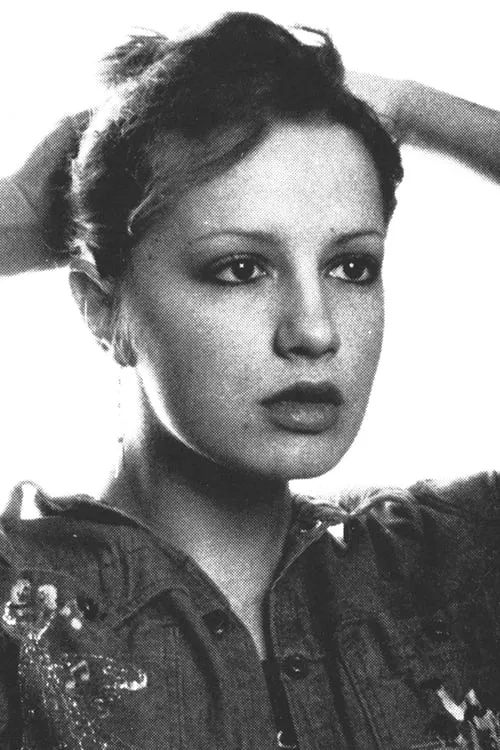 Maddalena Crippa interpretando a Funzionaria