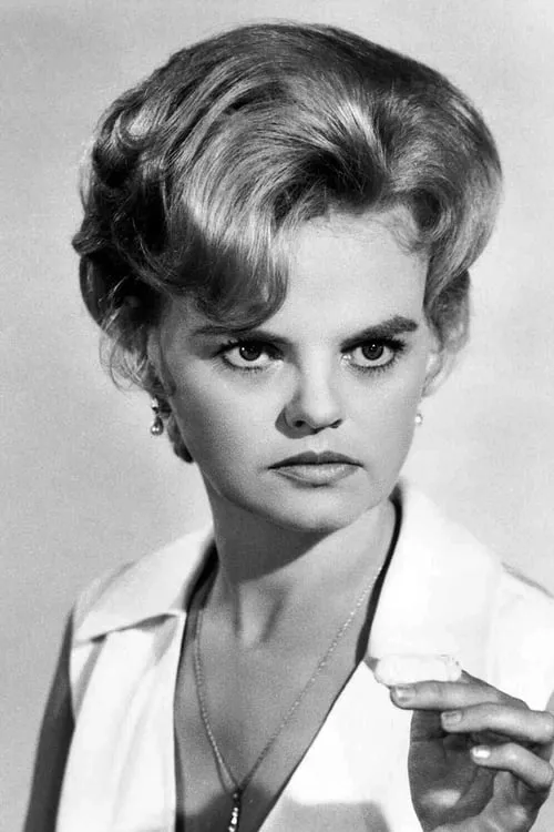 Madeleine Sherwood — personaje: Reverend Mother Superior Placido