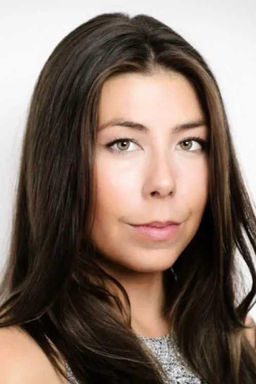 Madison Walsh interpretando a Carmen