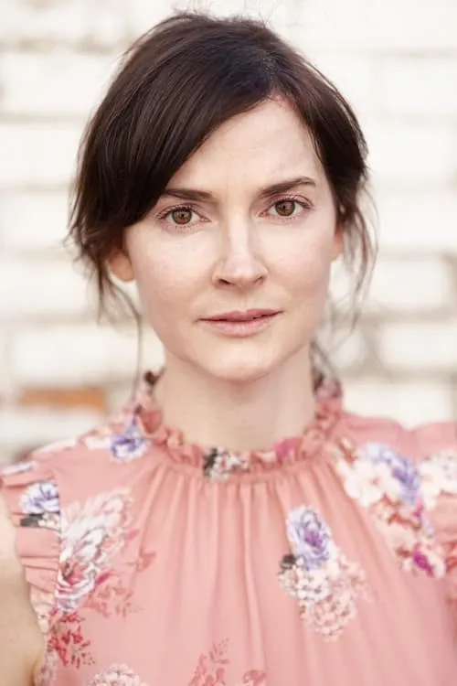 Tim Clarke ha trabajado con Maggie McCormack en 1 ocasiones