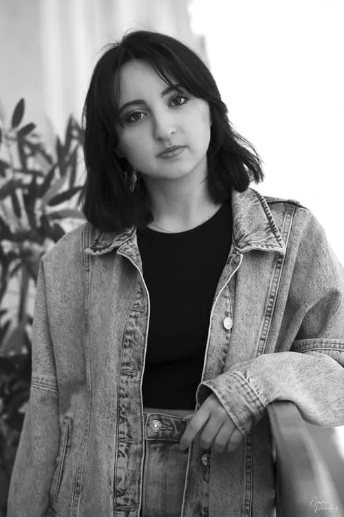 Maïlys Bianco interpretando a