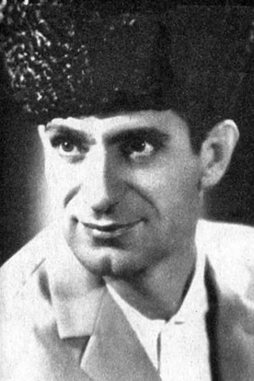 Vladimir Tkhapsayev ha trabajado con Makhmud Esambayev en 1 ocasiones