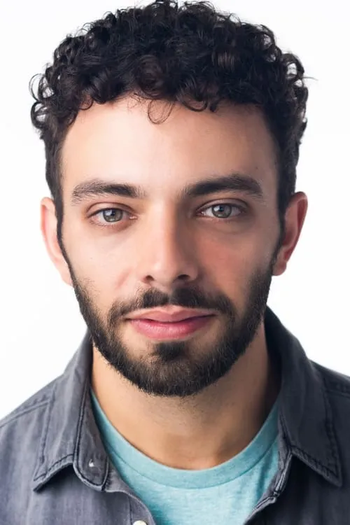 Malcolm Kelner interpretando a The Realist